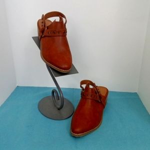 Vintage Thread women's  size 8 Mules